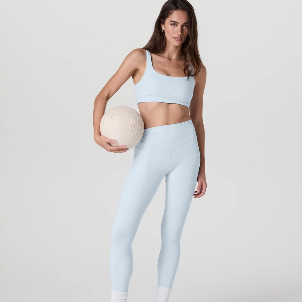 NWT! ✨ Vuori All The Form Legging ✨. Size Medium. Color Light Mist.